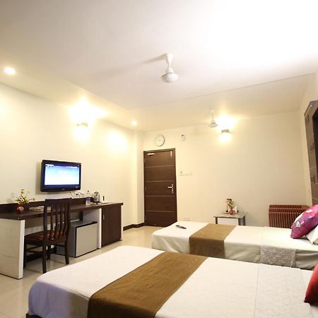 Hotel Meera Raipur  Room photo